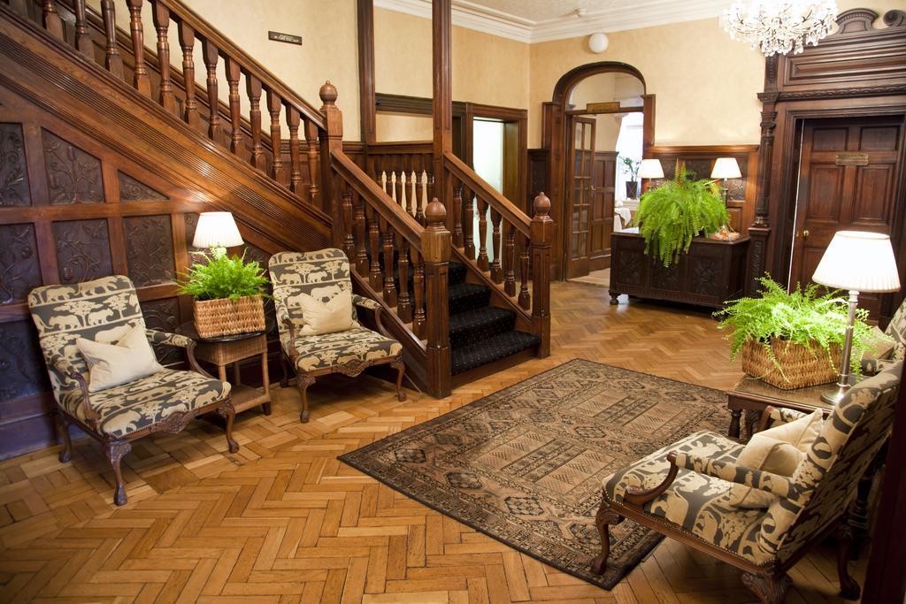 Rowton Hall Hotel And Spa Chester Kültér fotó